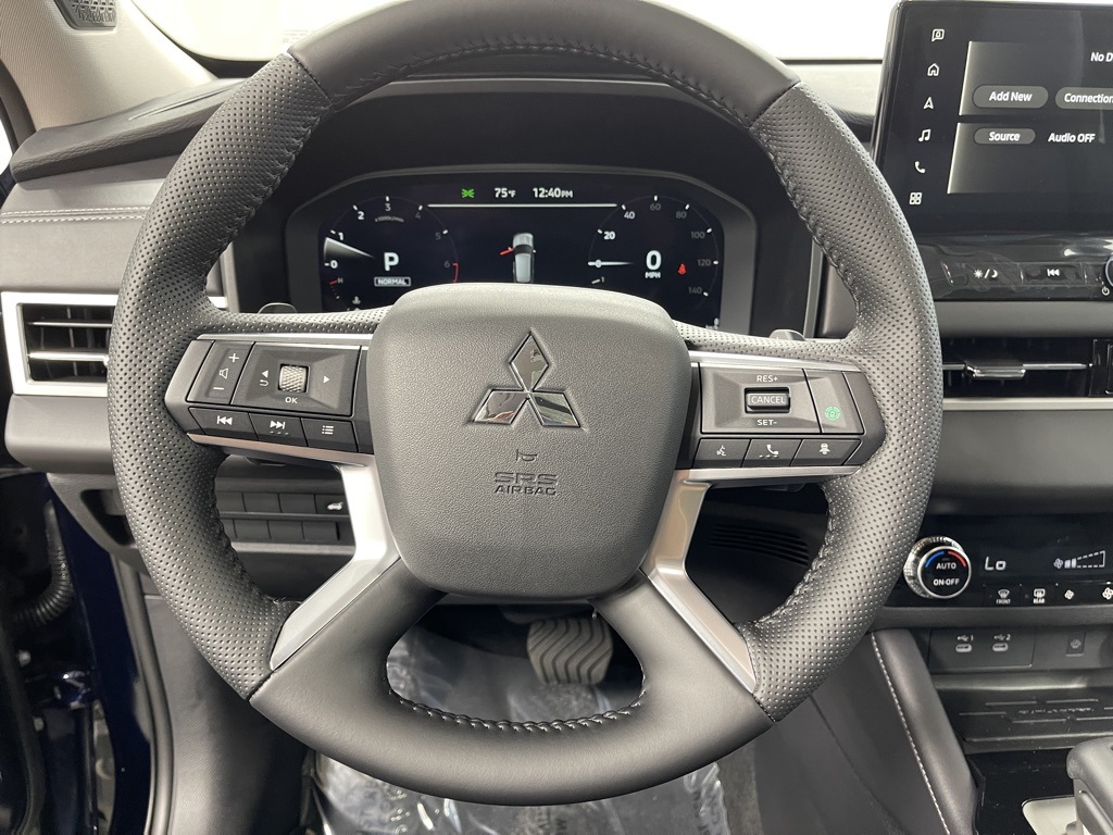 2025 Mitsubishi Outlander SE photo 6