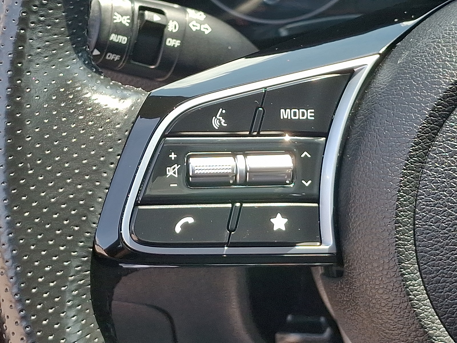 2023 Kia Forte GT-Line photo 21