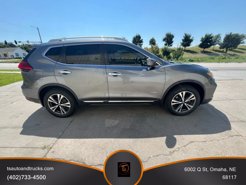 2017 Nissan Rogue SL Hybrid photo 3
