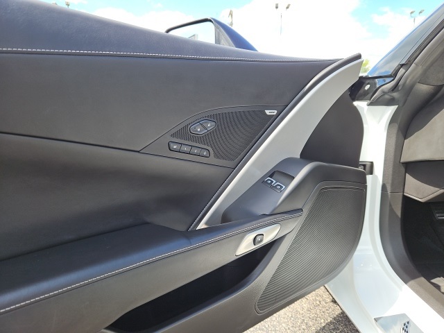 2015 Chevrolet Corvette Stingray Z51 3LT photo 20