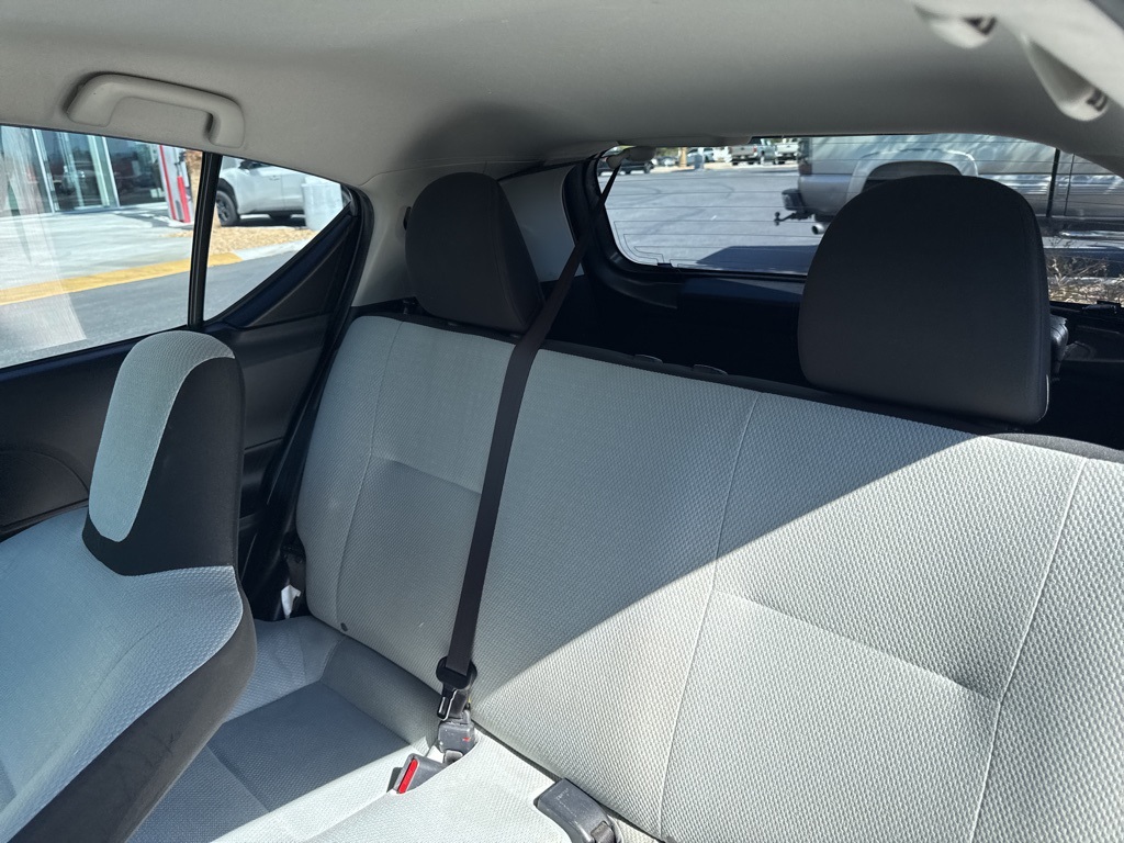 2015 Toyota Prius C One photo 17
