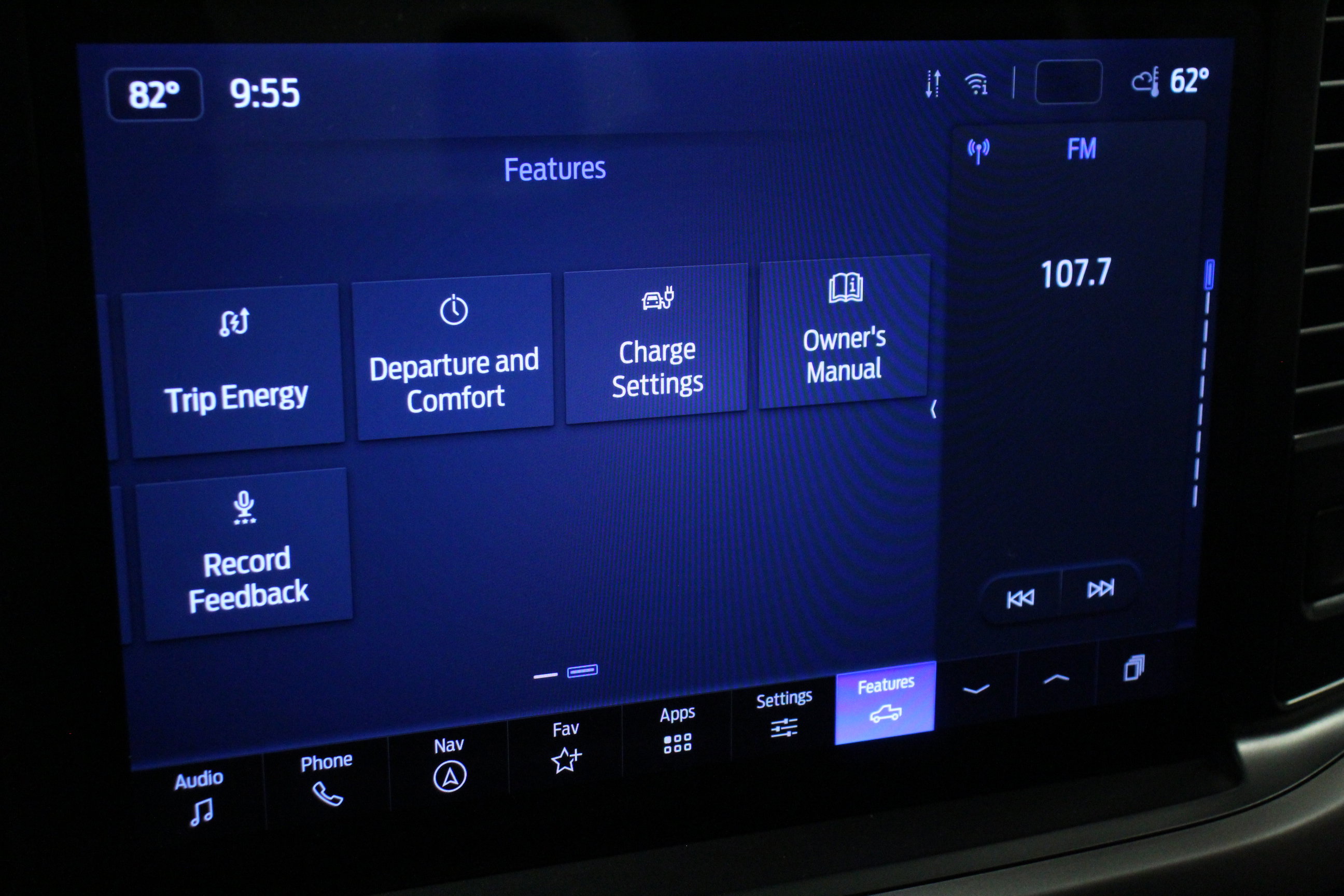 2024 Ford F-150 Lightning XLT photo 21