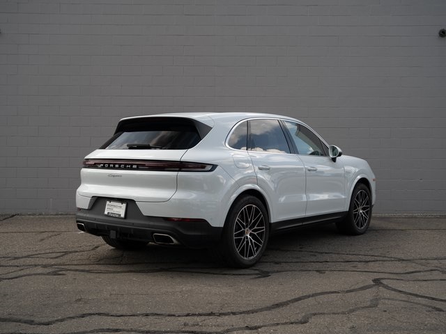 2024 Porsche Cayenne Base photo 6
