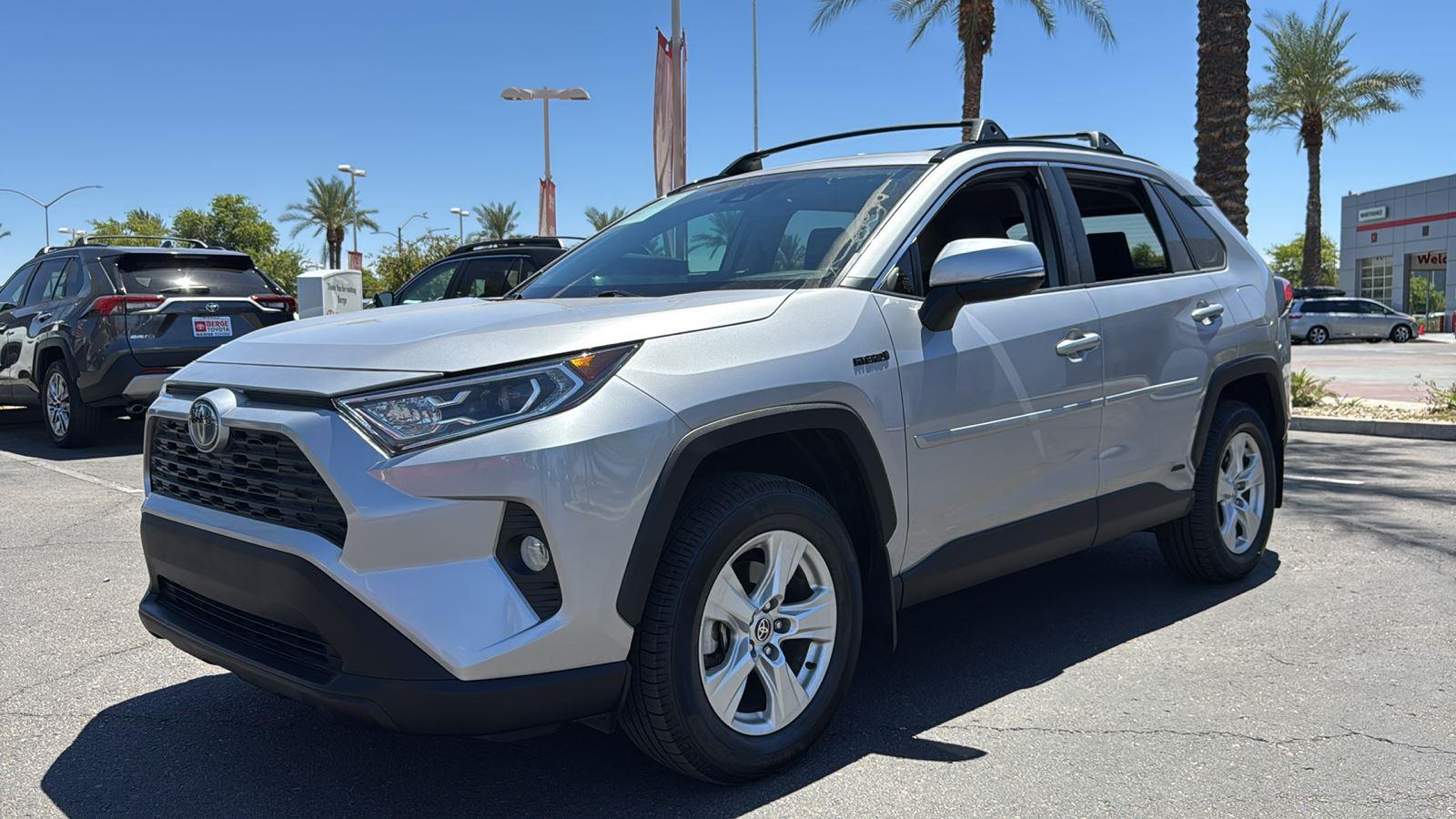 2021 Toyota RAV4 Hybrid XLE photo 2