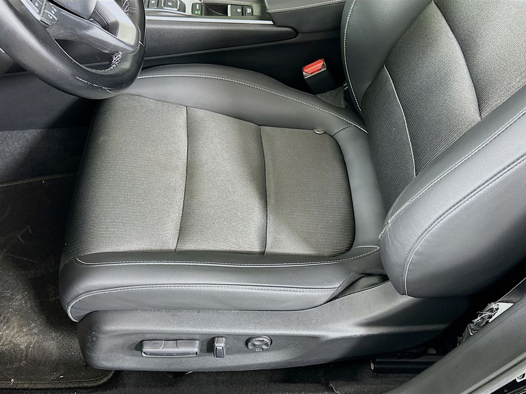 2022 Honda Accord 2.0T Sport photo 19