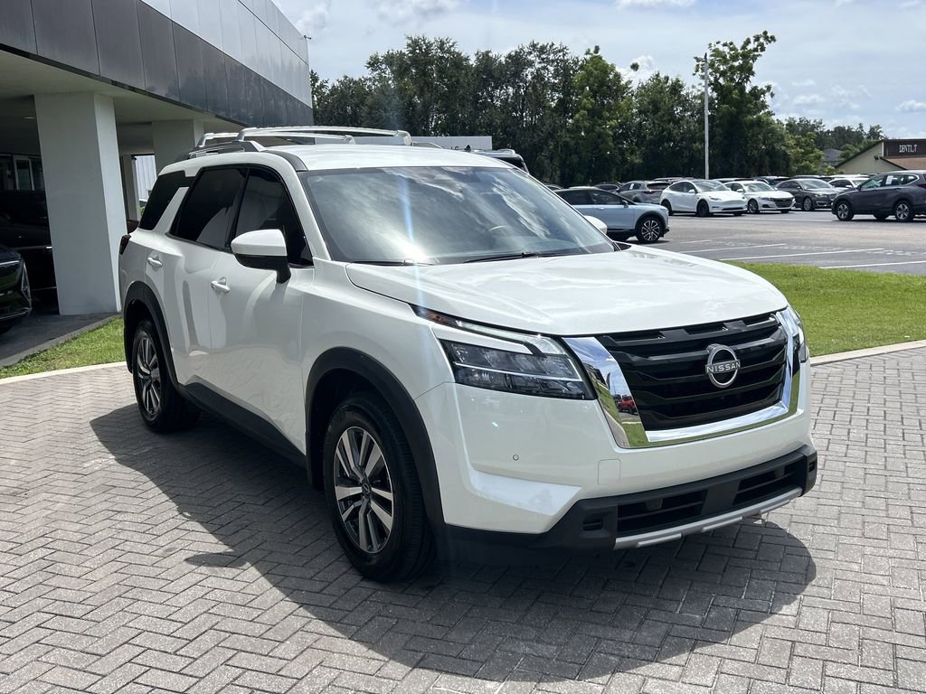 2024 Nissan Pathfinder SL photo 7