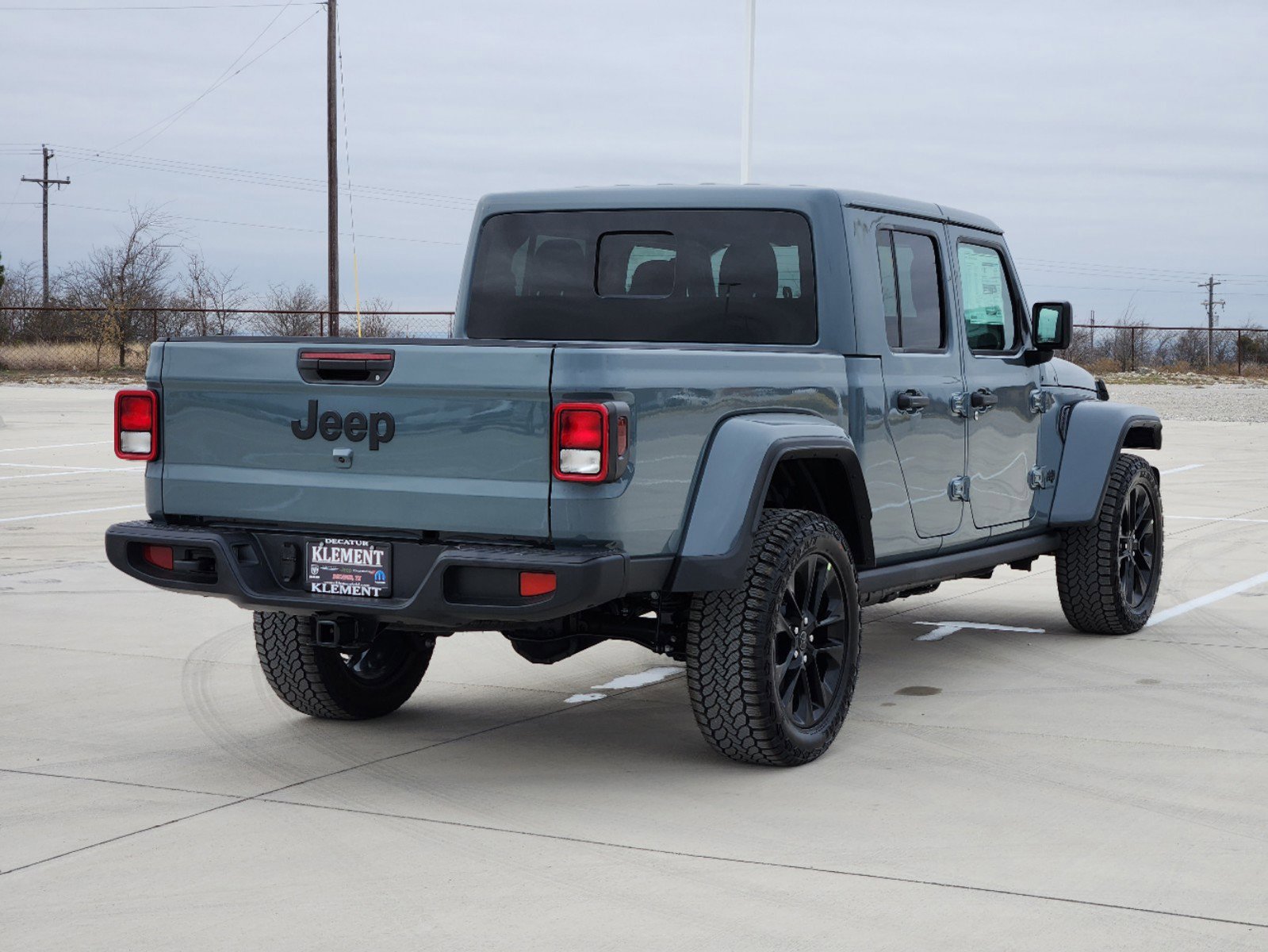 2025 Jeep Gladiator photo 4