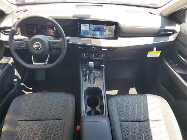 2025 Nissan Kicks SV photo 12