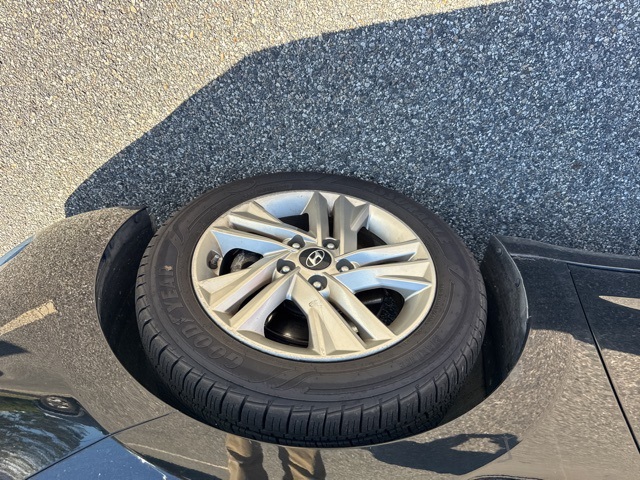 2019 Hyundai Elantra SEL photo 19