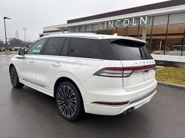 2021 Lincoln Aviator Black Label photo 3