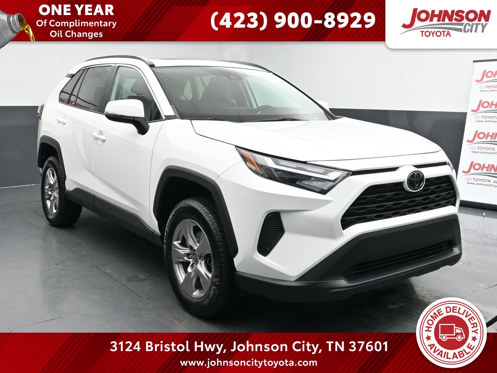 2023 Toyota RAV4 XLE's photo