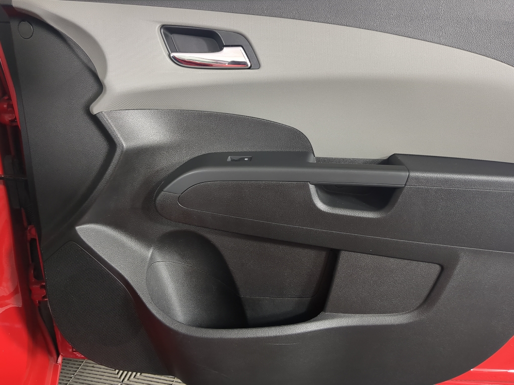 2015 Chevrolet Sonic LTZ photo 15