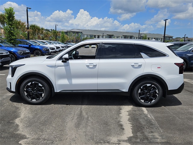 2025 Kia Sorento S photo 3