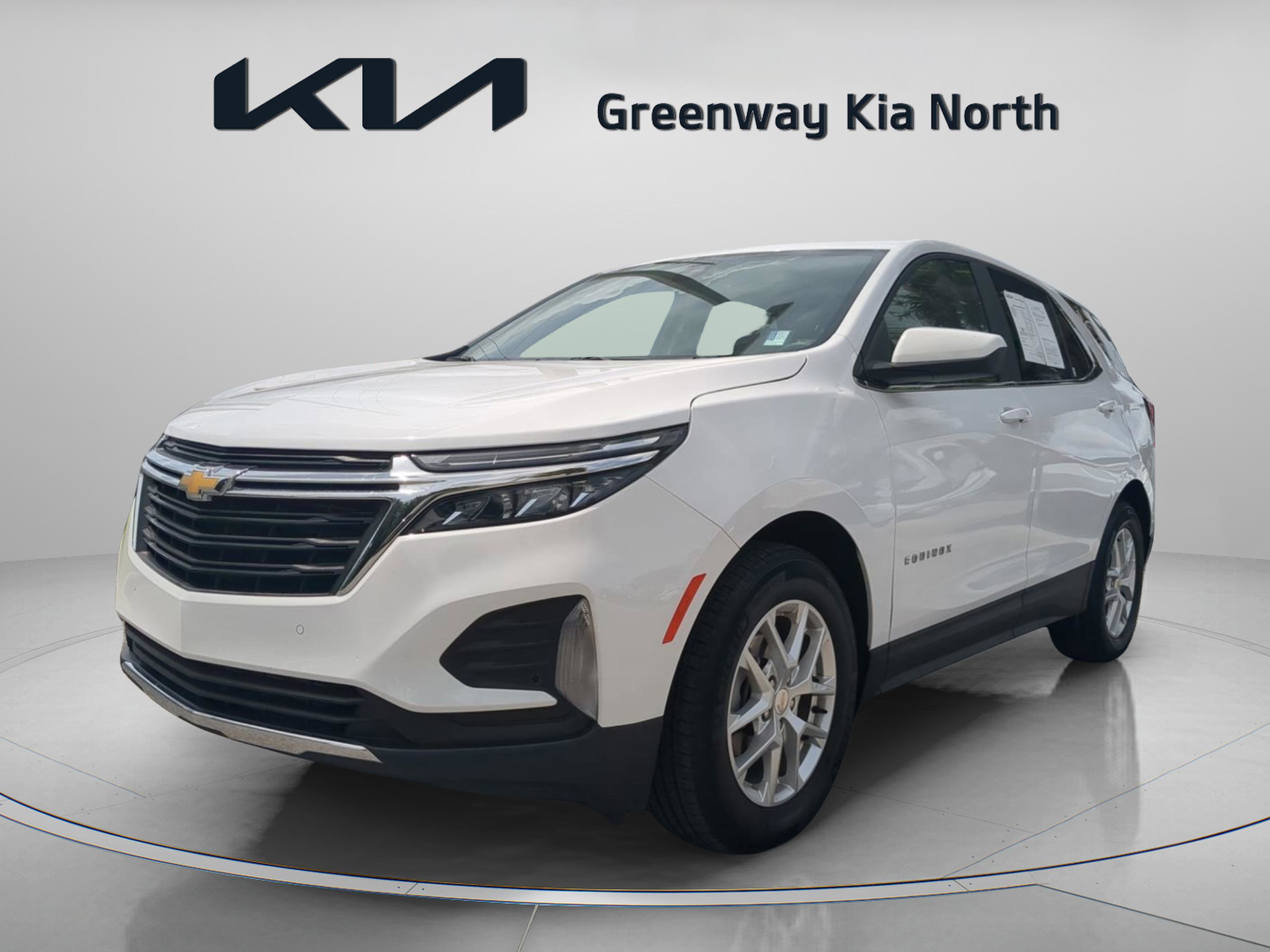 2024 Chevrolet Equinox LT photo 2