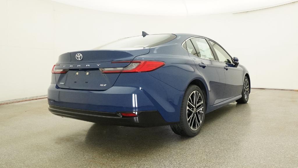 2025 Toyota Camry XLE photo 19