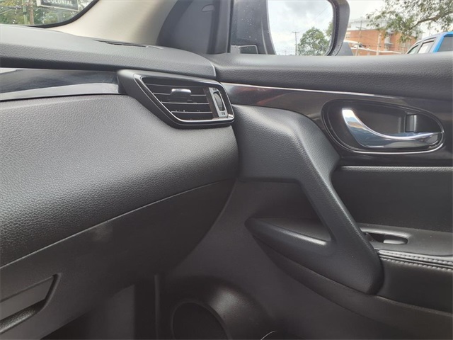 2021 Nissan Rogue Sport SV photo 19