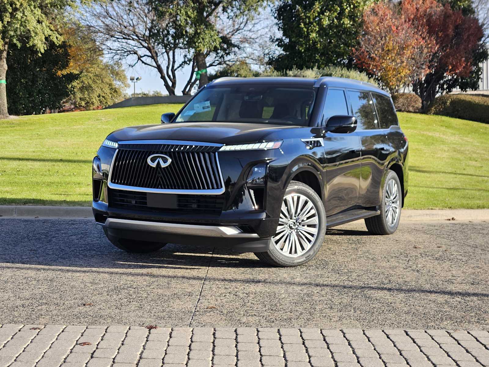 2026 INFINITI QX80 Luxe's photo