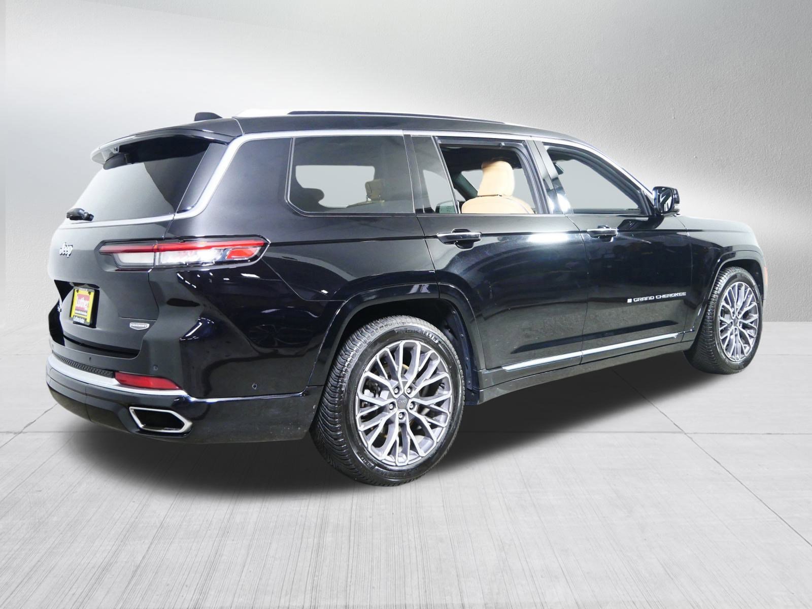 2022 Jeep Grand Cherokee L Summit Reserve photo 4