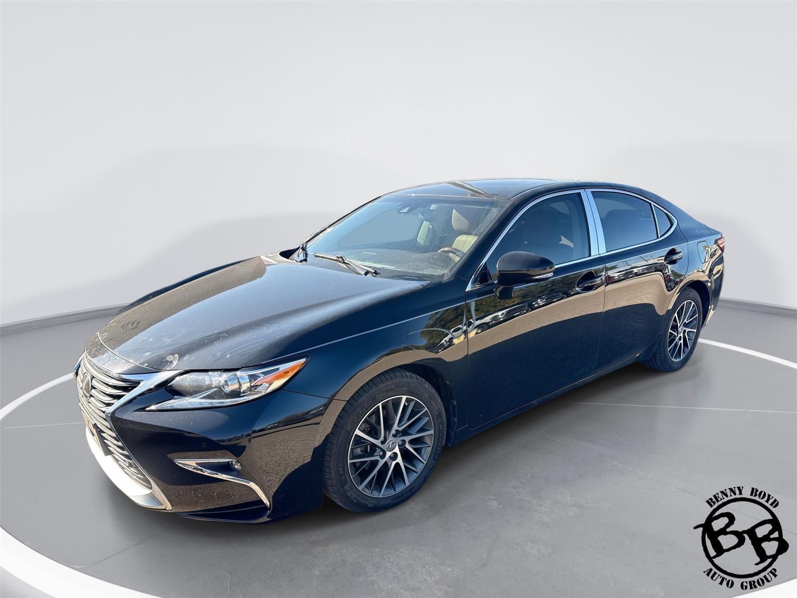 2017 Lexus ES 350's photo