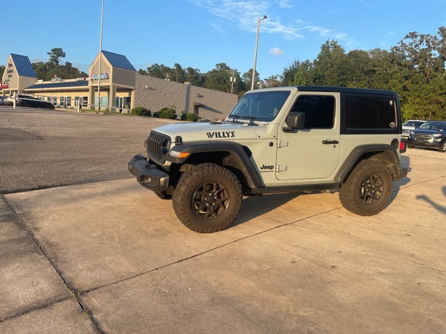 2024 Jeep Wrangler Willys photo 3