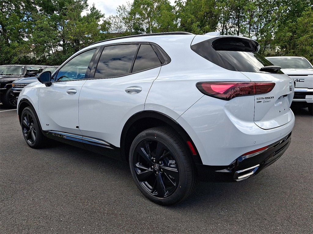2025 Buick Envision Sport Touring photo 3