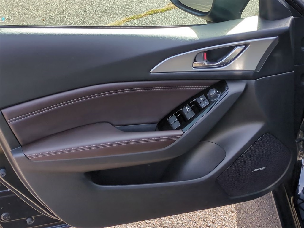 2018 Mazda Mazda3 Touring photo 10