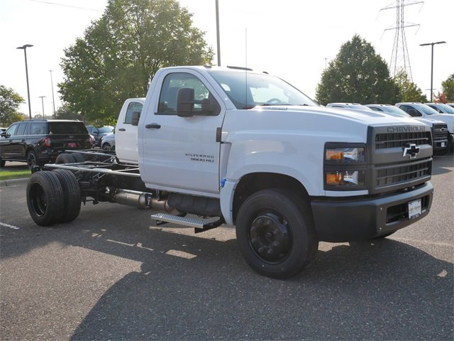 2024 Chevrolet Silverado 4500 Medium Duty Chassis Cab Work Truck's photo