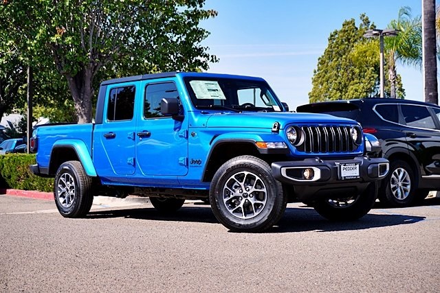 New 2025 Hydro Blue Pearl-Coat Exterior Paint Jeep Sport S image 2