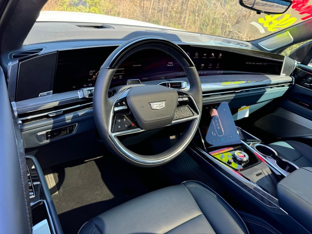 2025 Cadillac Escalade IQ Sport photo 3