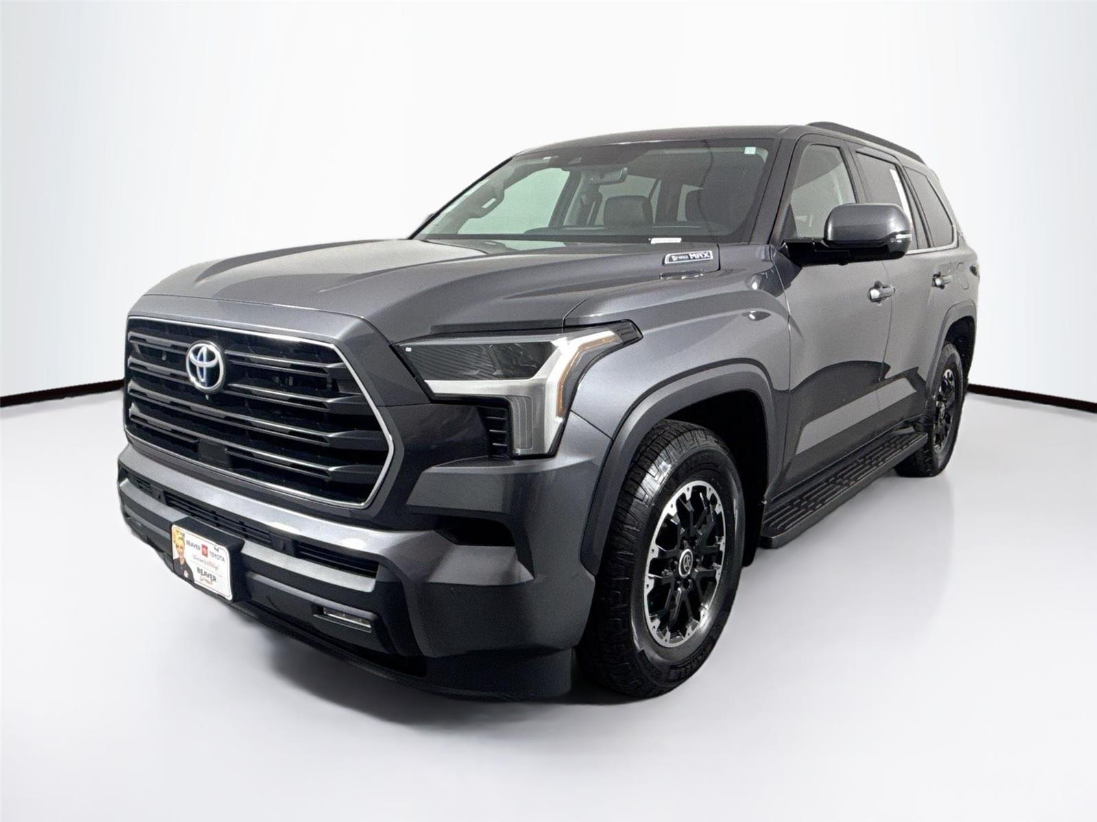 2024 Toyota Sequoia SR5 photo 2