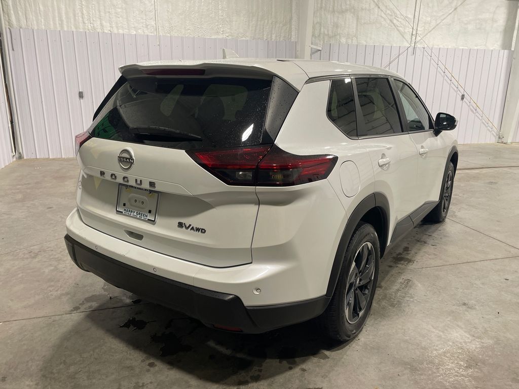 2024 Nissan Rogue SV photo 3