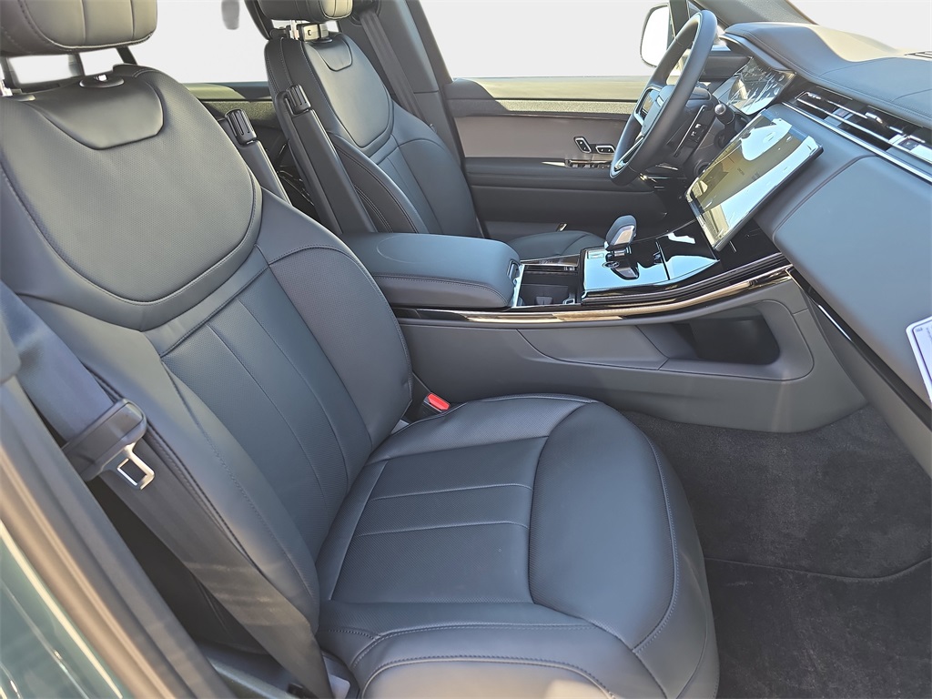 2025 Land Rover Range Rover Sport SE photo 10
