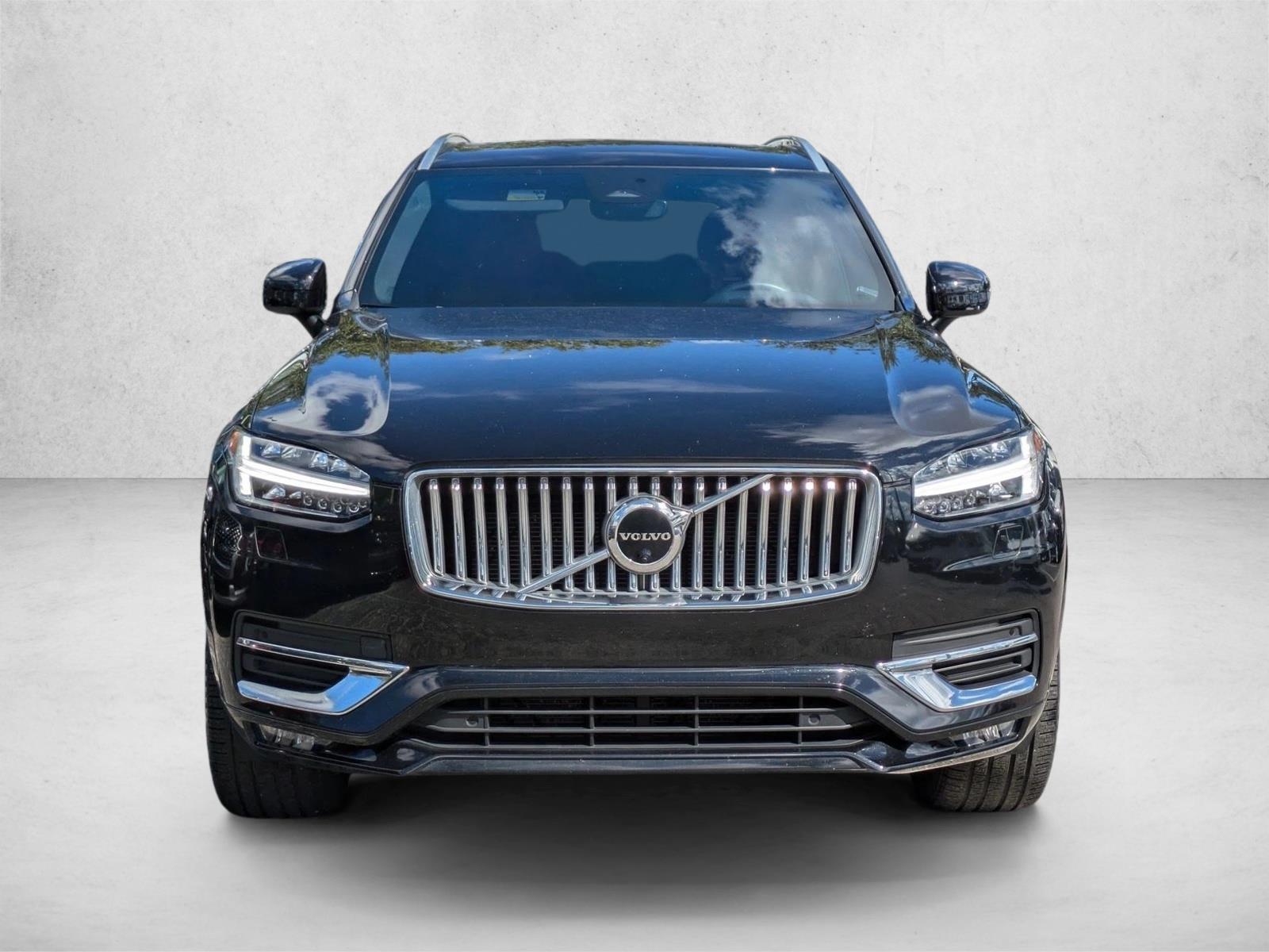 2023 Volvo XC90 AWD Plus photo 2