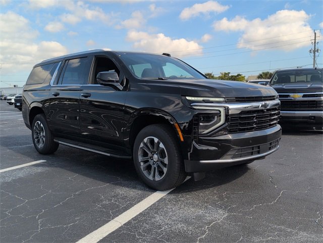 2026 Chevrolet Suburban LS's photo