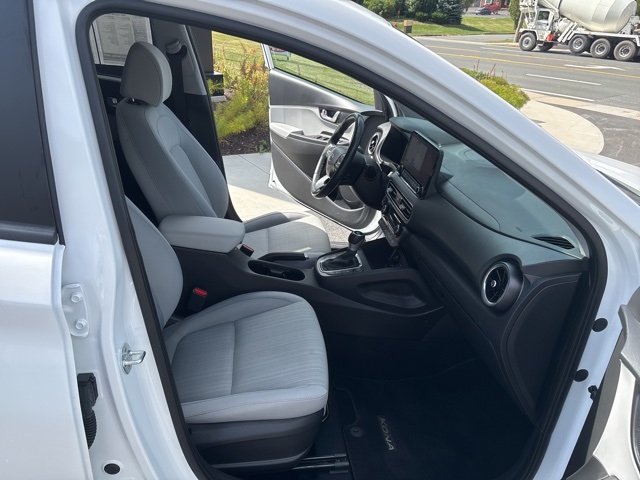 2023 Hyundai Kona SEL photo 18