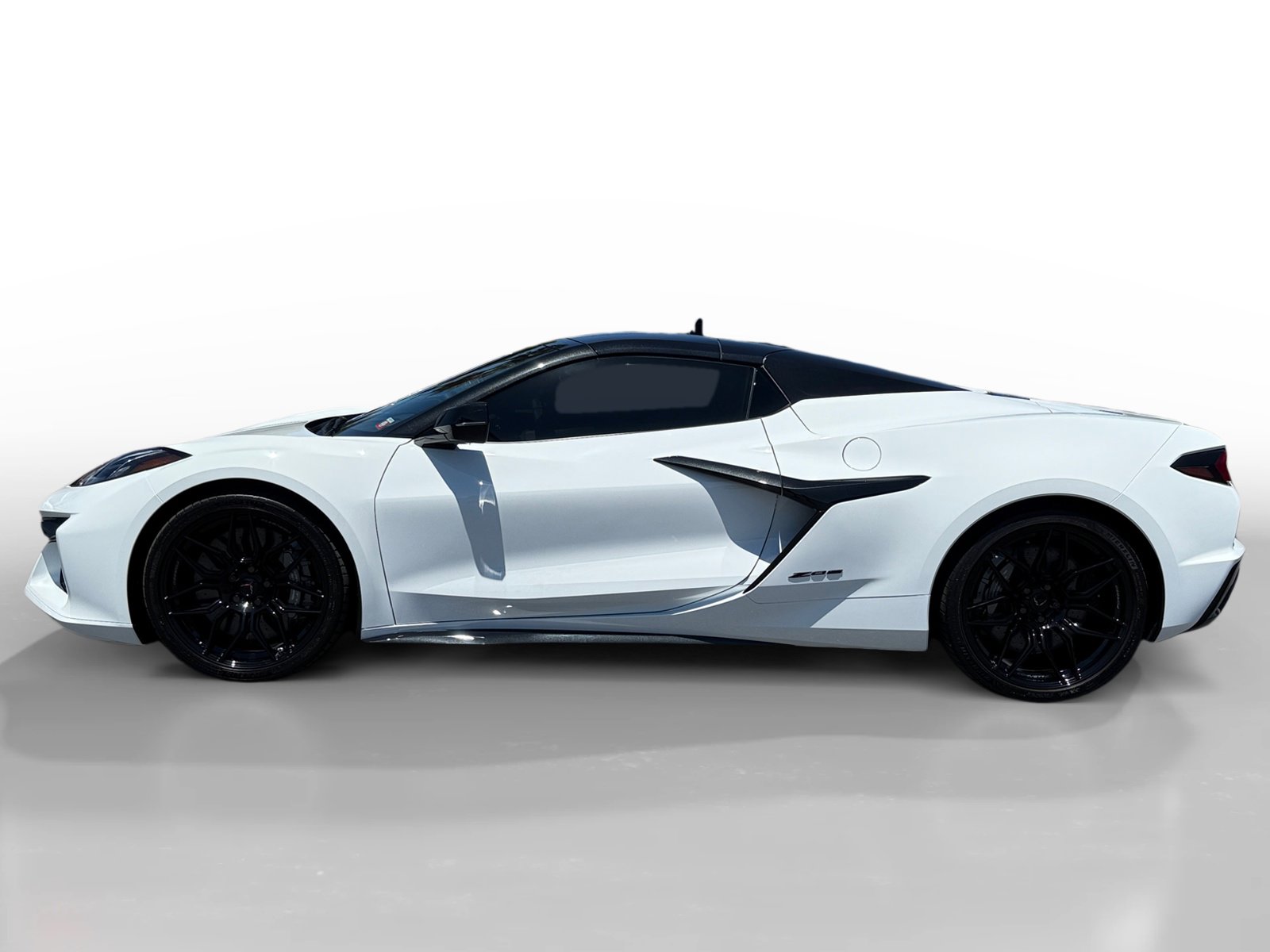 2023 Chevrolet Corvette Z06 3LZ photo 2