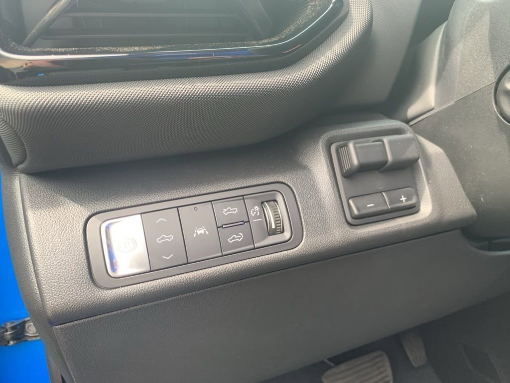 2025 Chevrolet Silverado EV RST photo 25