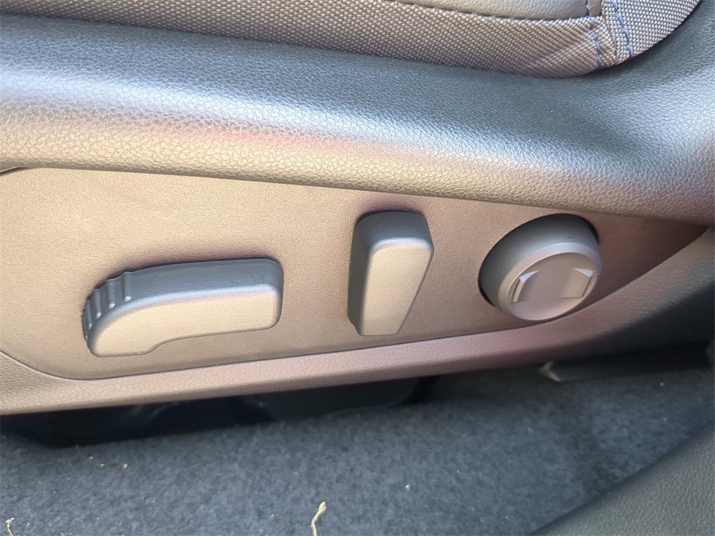 2025 Subaru Forester Premium photo 18
