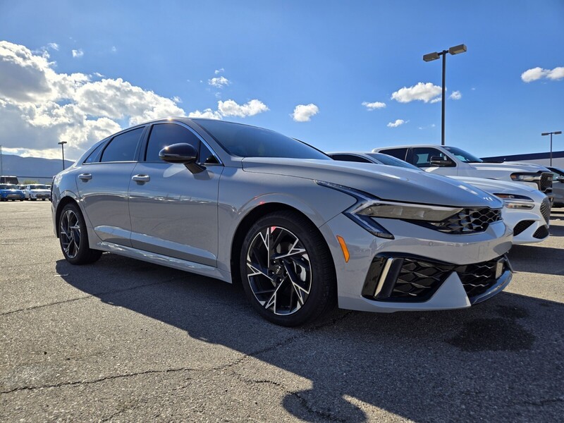 2025 Kia K5 GT-Line photo 2