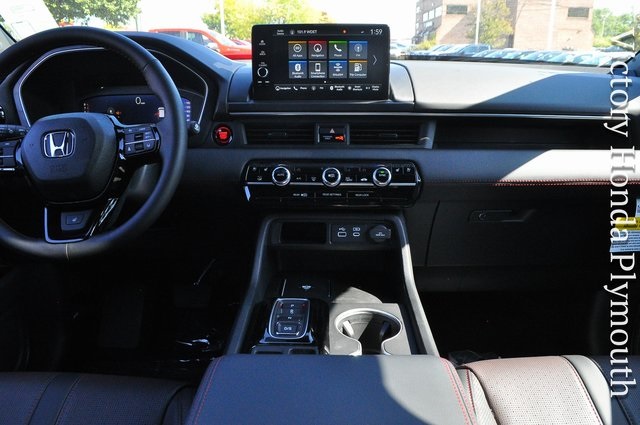 2025 Honda Pilot Black Edition photo 14