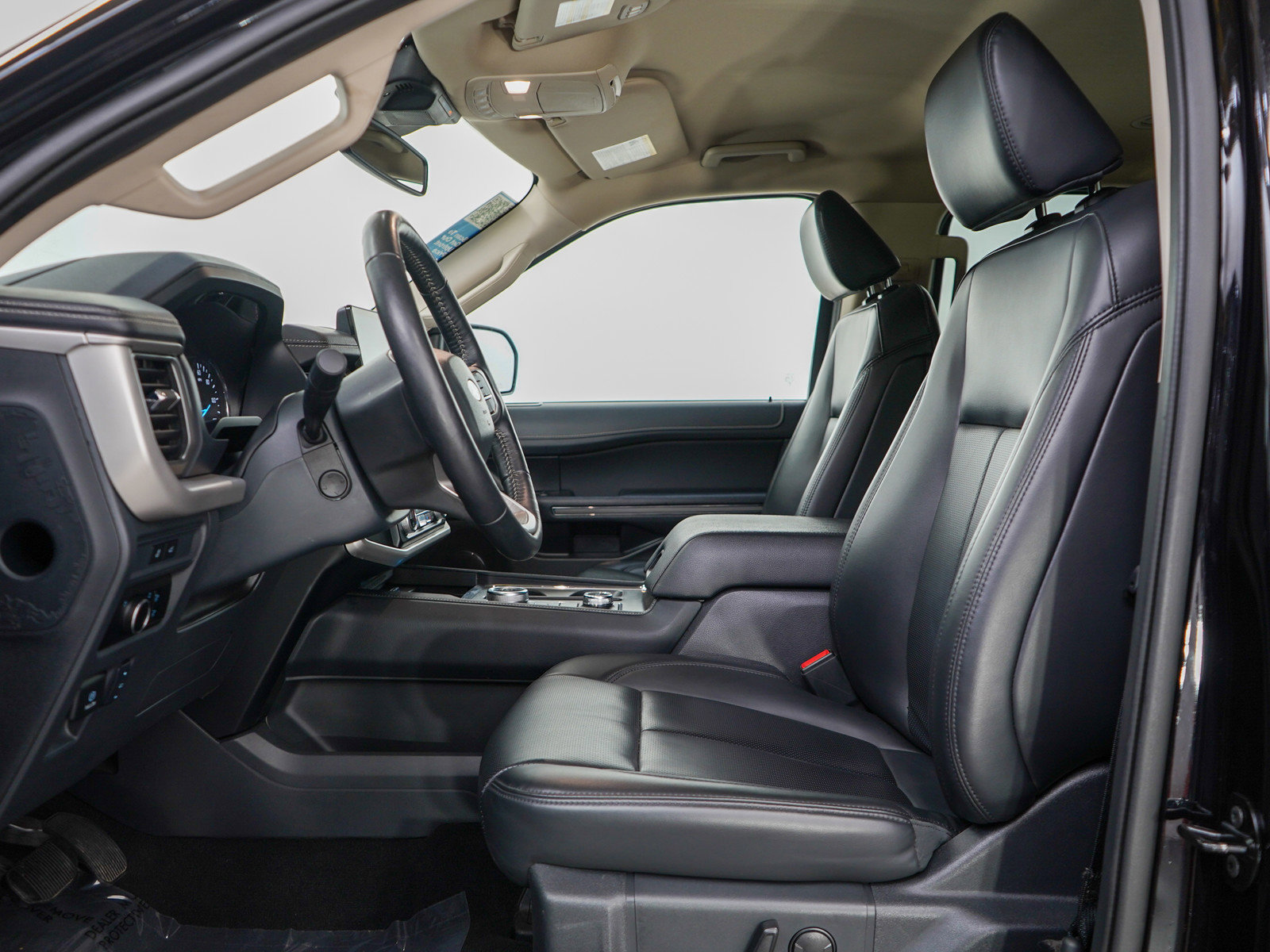 2024 Ford Expedition MAX XLT photo 18