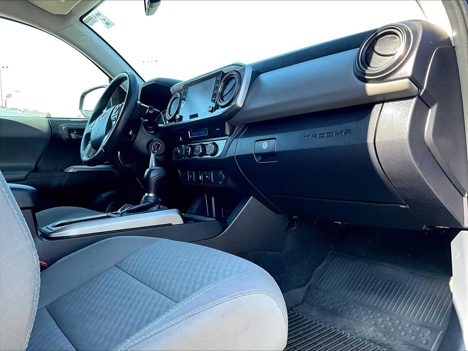 2021 Toyota Tacoma SR5 photo 14