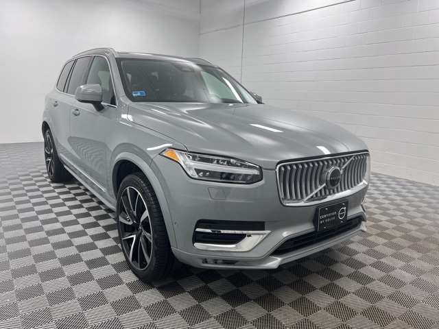 2024 Volvo XC90 Plus's photo