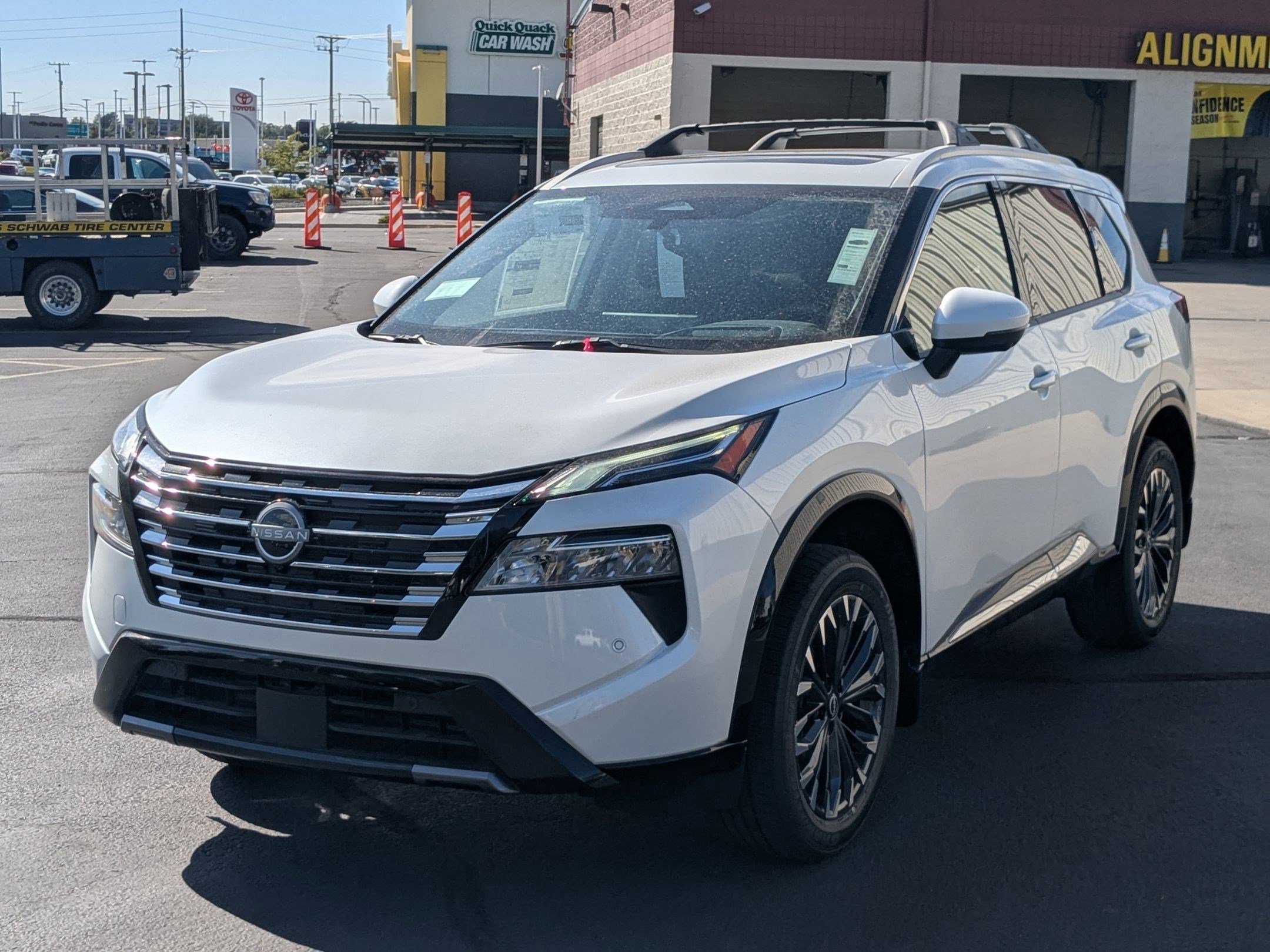2026 Nissan Rogue Platinum photo 4