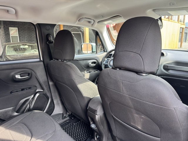 2021 Jeep Renegade Latitude photo 16