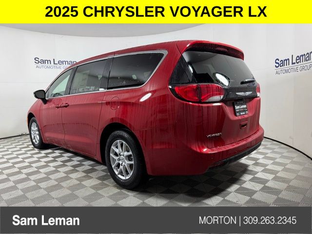 2025 Chrysler Voyager LX photo 10