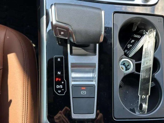 2023 Audi Q7 45 Premium photo 23