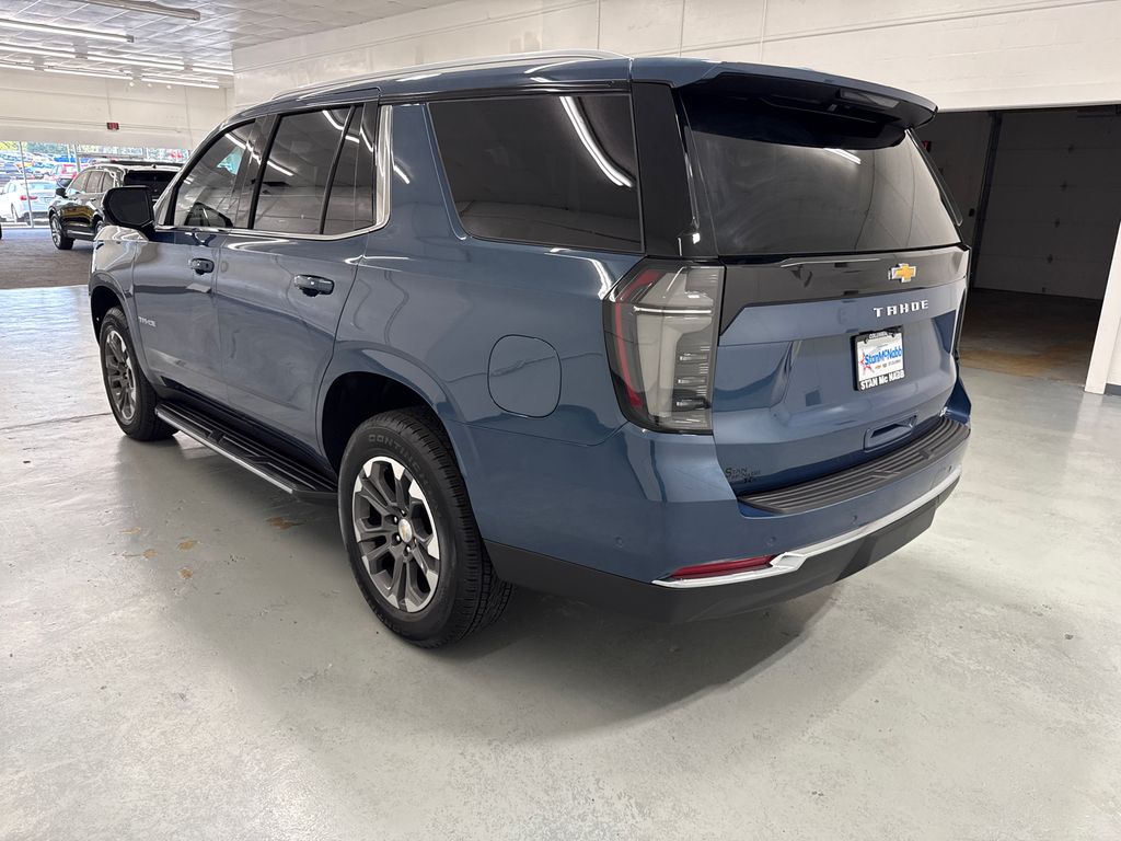 2025 Chevrolet Tahoe LT photo 4