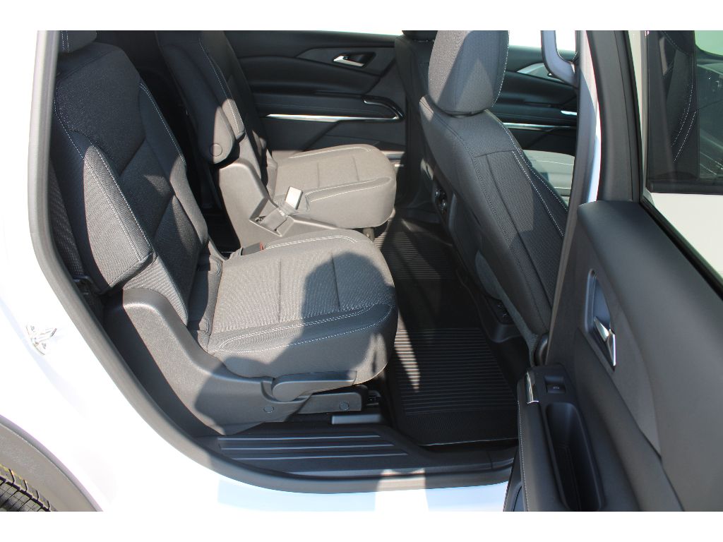 2026 Chevrolet Traverse photo 8