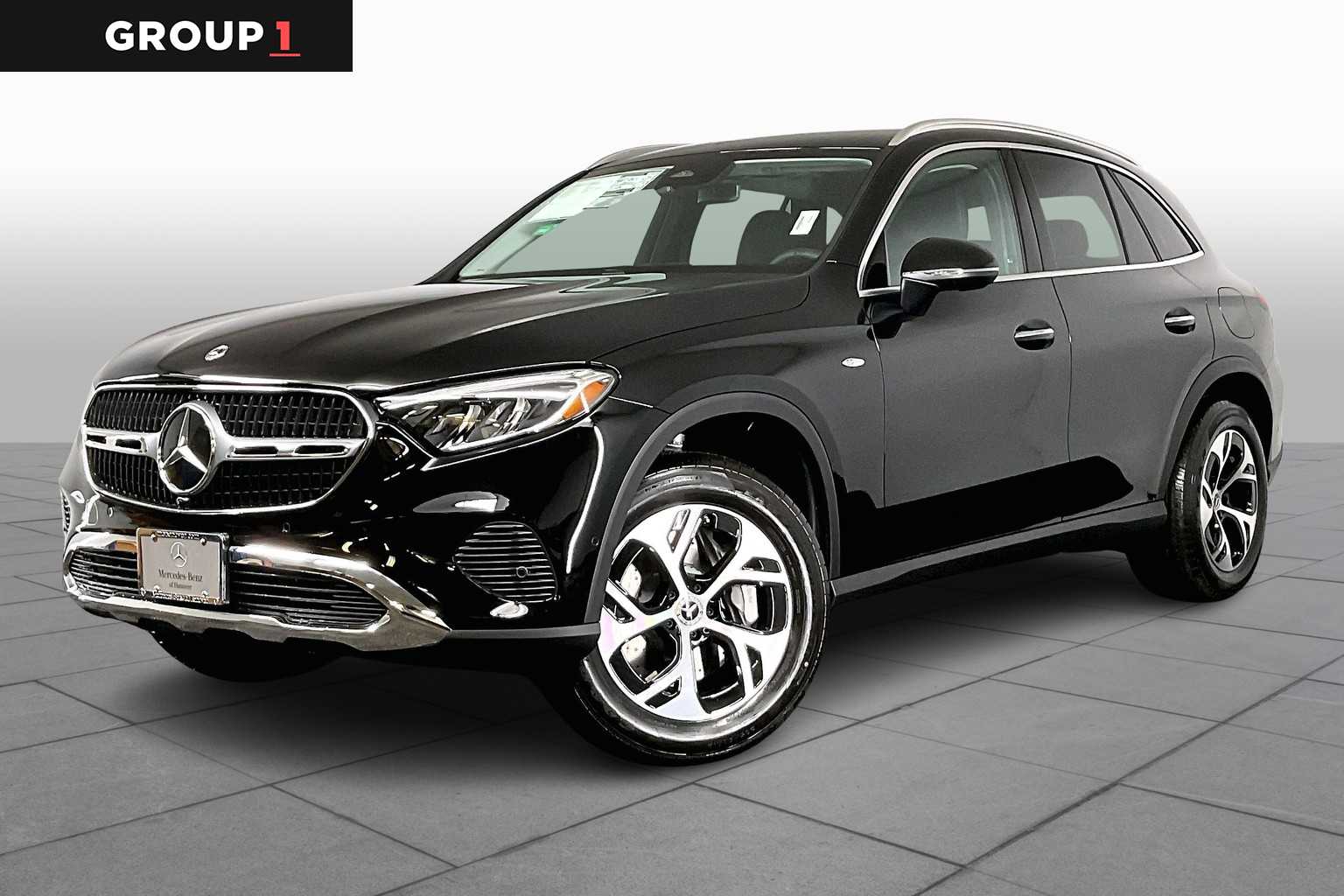 2025 Mercedes-Benz GLC Base's photo